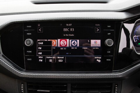 Volkswagen T-Cross R-LINE TSI EVO DSG 24