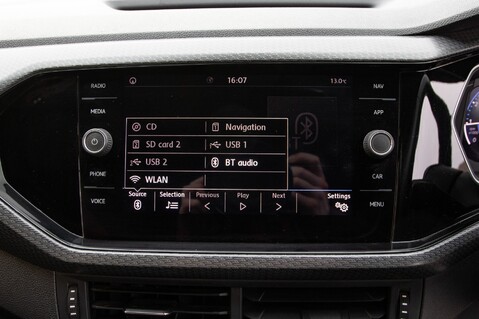 Volkswagen T-Cross R-LINE TSI EVO DSG 25