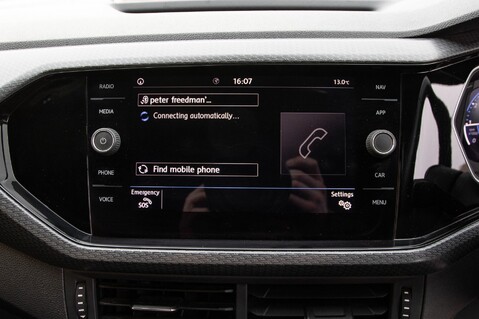 Volkswagen T-Cross R-LINE TSI EVO DSG 26