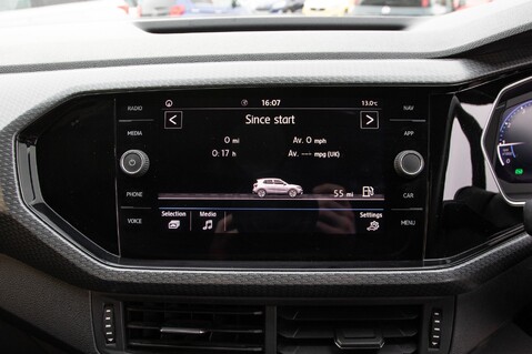 Volkswagen T-Cross R-LINE TSI EVO DSG 28