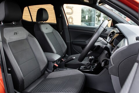 Volkswagen T-Cross R-LINE TSI EVO DSG 31