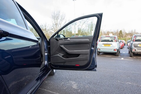 Volkswagen Passat R LINE TDI BLUEMOTION TECHNOLOGY 14