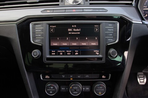 Volkswagen Passat R LINE TDI BLUEMOTION TECHNOLOGY 24