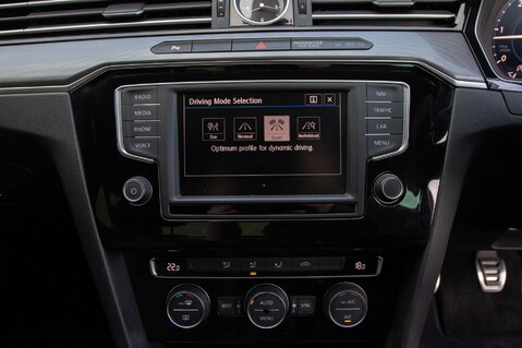 Volkswagen Passat R LINE TDI BLUEMOTION TECHNOLOGY 29