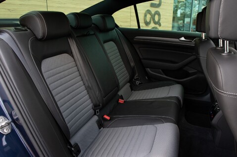 Volkswagen Passat R LINE TDI BLUEMOTION TECHNOLOGY 37