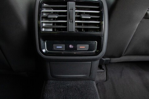 Volkswagen Passat R LINE TDI BLUEMOTION TECHNOLOGY 35