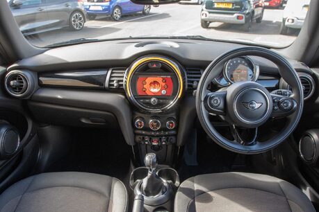 Mini Hatch COOPER