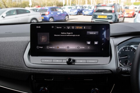 Nissan Qashqai DIG-T ACENTA PREMIUM XTRONIC 23