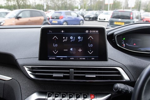 Peugeot 3008 PURETECH S/S ALLURE 23