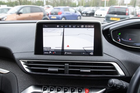 Peugeot 3008 PURETECH S/S ALLURE 24