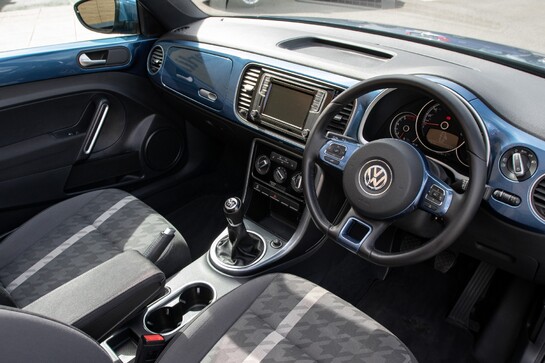 Volkswagen Beetle DESIGN TSI BLUEMOTION TECHNOLOGY