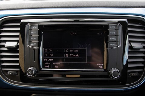 Volkswagen Beetle DESIGN TSI BLUEMOTION TECHNOLOGY 23