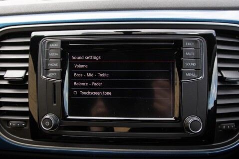 Volkswagen Beetle DESIGN TSI BLUEMOTION TECHNOLOGY 24