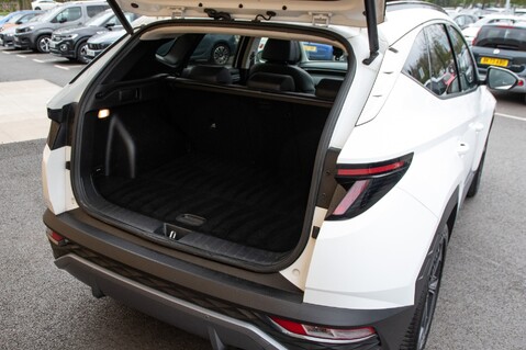 Hyundai TUCSON T-GDI ULTIMATE DCT MHEV 33