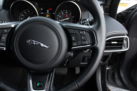 Jaguar XE R-SPORT INGENIUM AWD 20