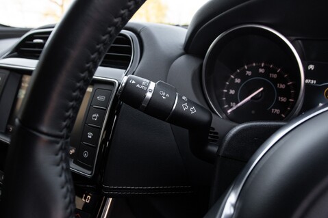 Jaguar XE R-SPORT INGENIUM AWD 17