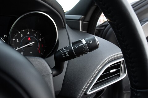Jaguar XE R-SPORT INGENIUM AWD 18