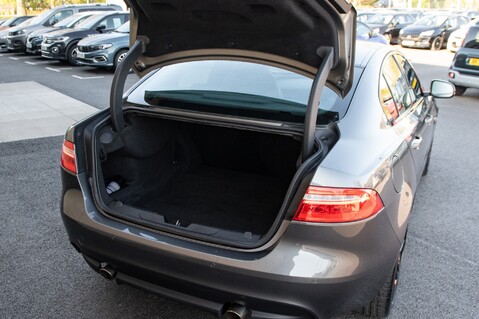 Jaguar XE R-SPORT INGENIUM AWD 34