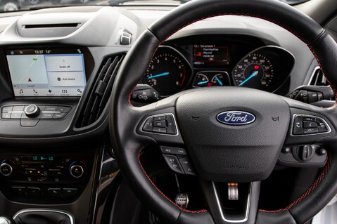 Ford Kuga ST-LINE 19