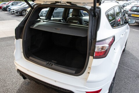 Ford Kuga ST-LINE 35