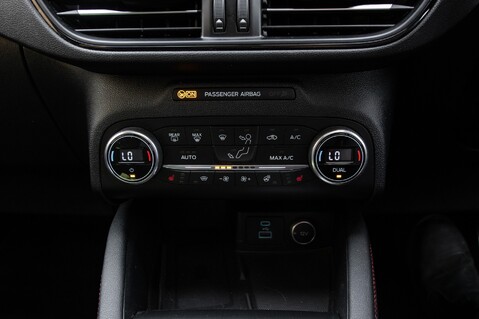 Ford Kuga ST-LINE X FIRST EDITION 33