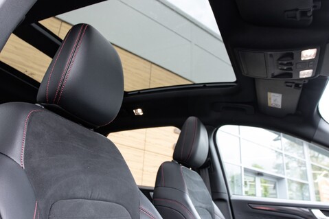 Ford Kuga ST-LINE X FIRST EDITION 31