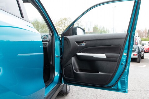 Suzuki Vitara SZ-T 14
