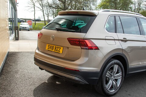 Volkswagen Tiguan SEL TDI BLUEMOTION TECHNOLOGY DSG 9