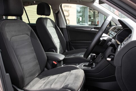 Volkswagen Tiguan SEL TDI BLUEMOTION TECHNOLOGY DSG 31