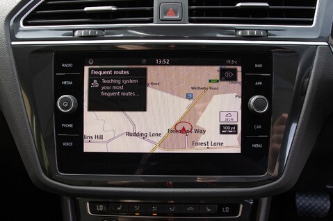 Volkswagen Tiguan SEL TDI BLUEMOTION TECHNOLOGY DSG 25