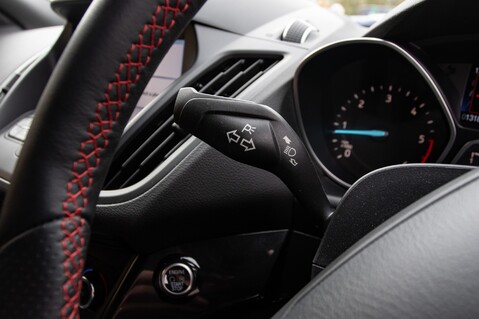 Ford Kuga ST-LINE TDCI 17