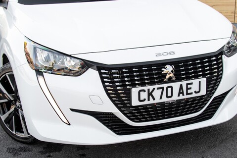 Peugeot 208 PURETECH ALLURE S/S 11