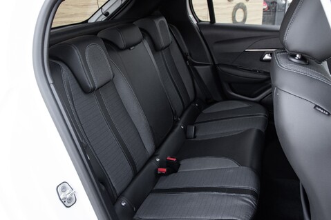 Peugeot 208 PURETECH ALLURE S/S 32