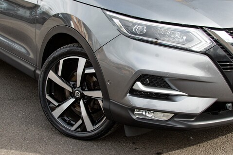 Nissan Qashqai DIG-T TEKNA PLUS 2