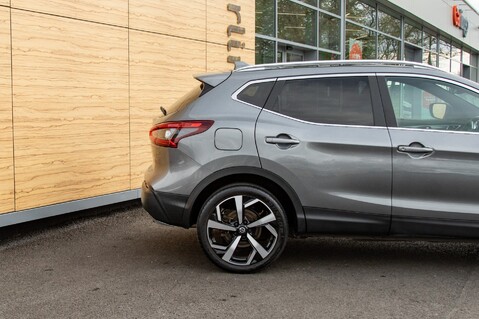 Nissan Qashqai DIG-T TEKNA PLUS 8