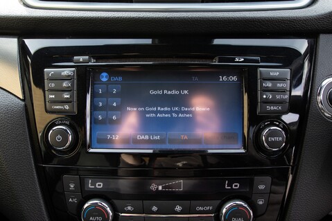 Nissan Qashqai DIG-T TEKNA PLUS 23