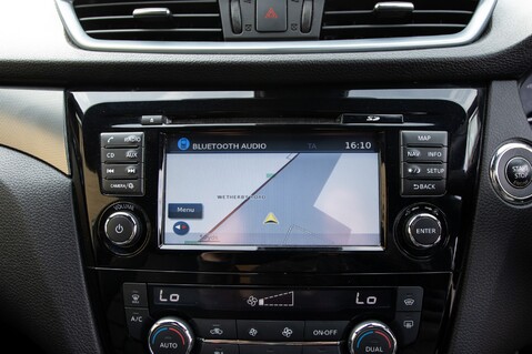 Nissan Qashqai DIG-T TEKNA PLUS 29