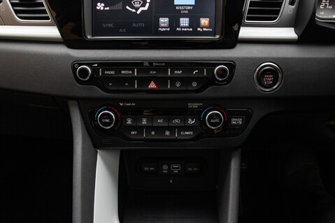 Kia Niro FIRST EDITION 35