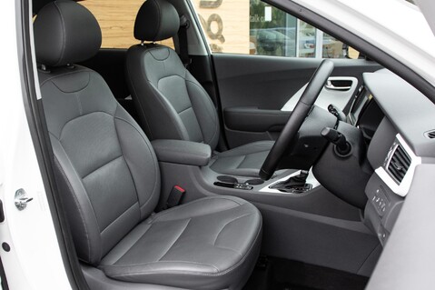 Kia Niro FIRST EDITION 32
