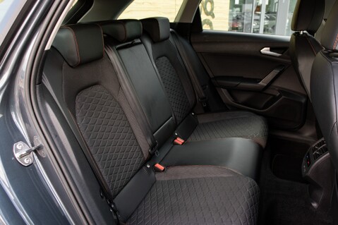 SEAT Leon ETSI FR DSG MHEV 35