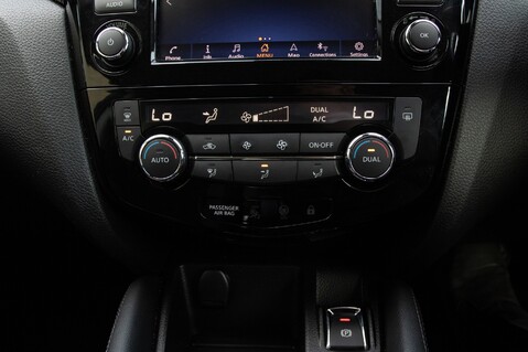 Nissan Qashqai DIG-T ACENTA PREMIUM DCT 32