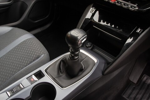 Peugeot 2008 BLUEHDI ALLURE PREMIUM S/S 34