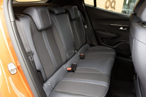 Peugeot 2008 BLUEHDI ALLURE PREMIUM S/S 37