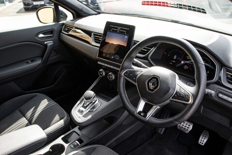 Renault Captur E-TECH ENGINEERED 5