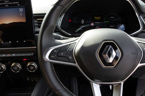 Renault Captur E-TECH ENGINEERED 19