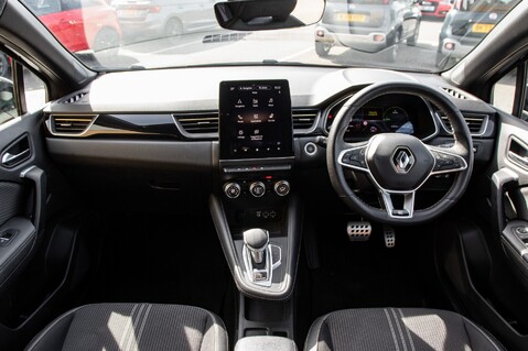 Renault Captur E-TECH ENGINEERED 4