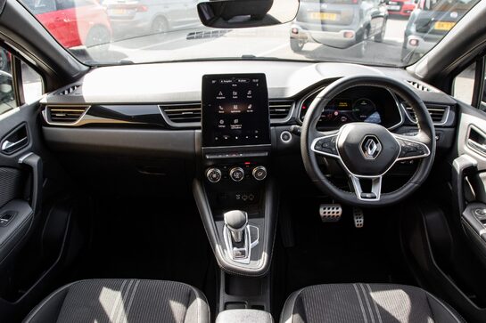 Renault Captur E-TECH ENGINEERED