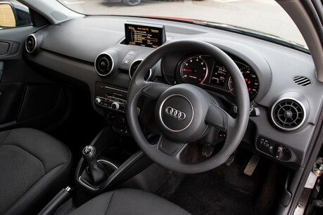Audi A1 SPORTBACK TFSI SE