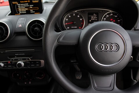 Audi A1 SPORTBACK TFSI SE 19