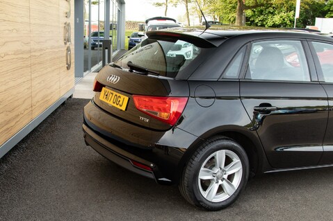 Audi A1 SPORTBACK TFSI SE 9